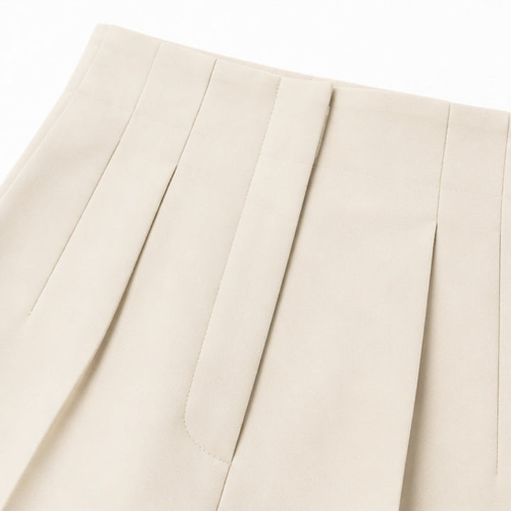 Tailored Pleated Trousers for Elongated Legs